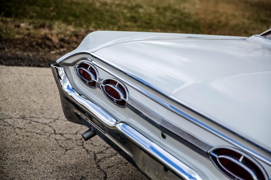 Детали экстерьера Oldsmobile Starfire Convertible (3667) 1962 года  (фото 20 из 35)